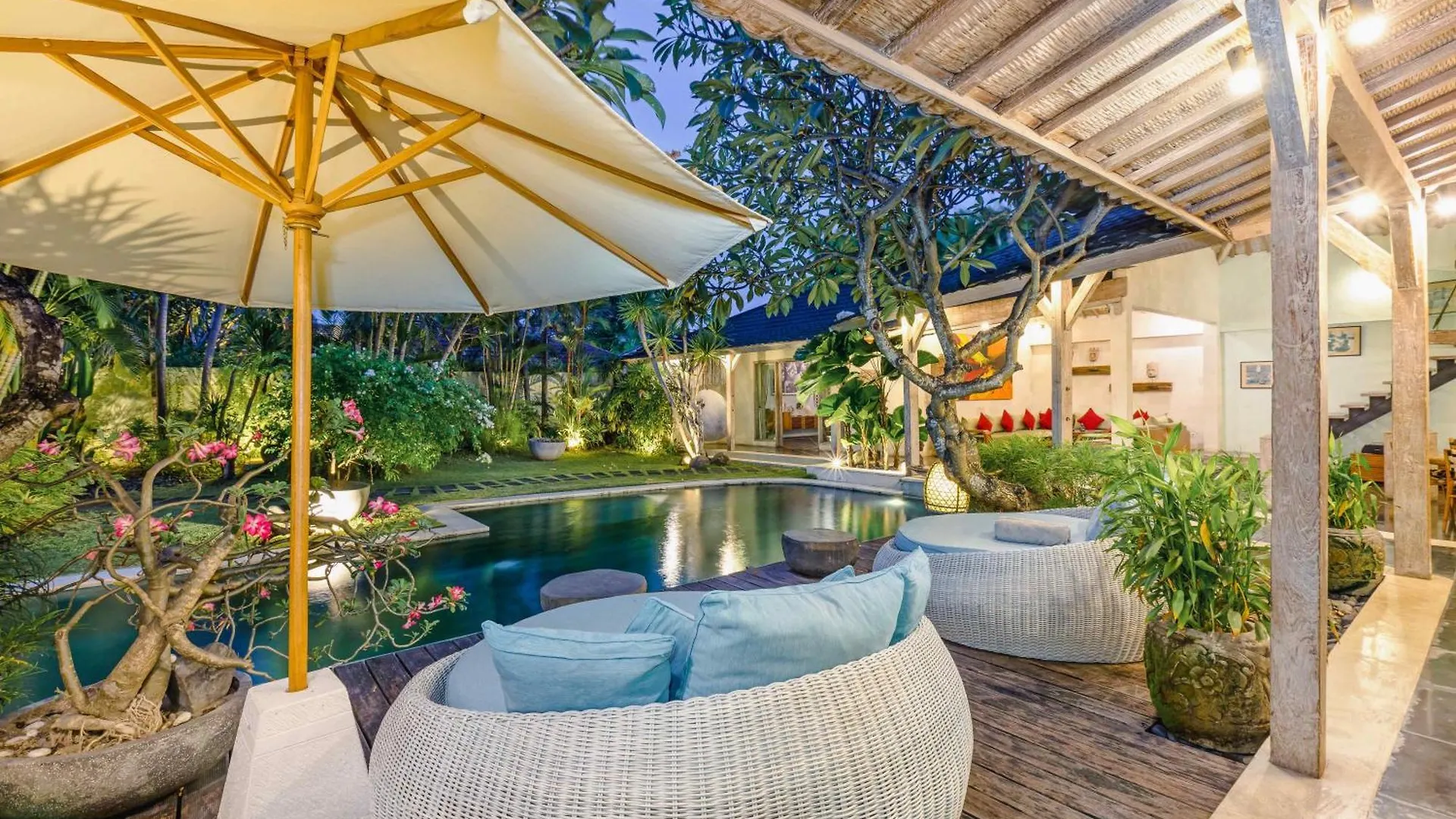 Villa Cinta Damai - Stunning & Stylish 4Br Luxury Villa In The Heart Of Seminyak, Just A 10-Min Walk To The Beach 0*, Seminyak (Bali)