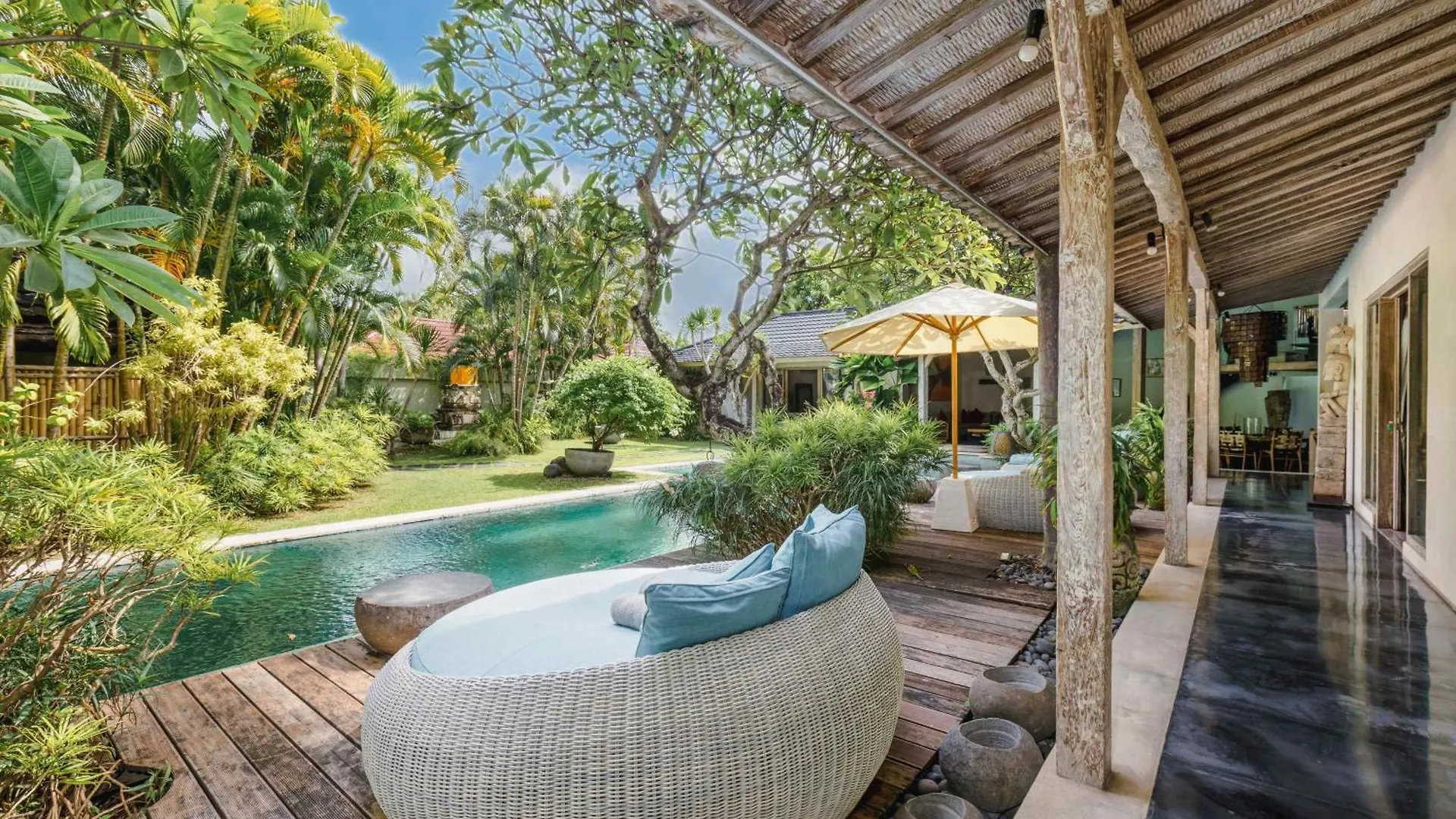 Villa Cinta Damai - Stunning & Stylish 4Br Luxury Villa In The Heart Of Seminyak, Just A 10-Min Walk To The Beach Indonesia