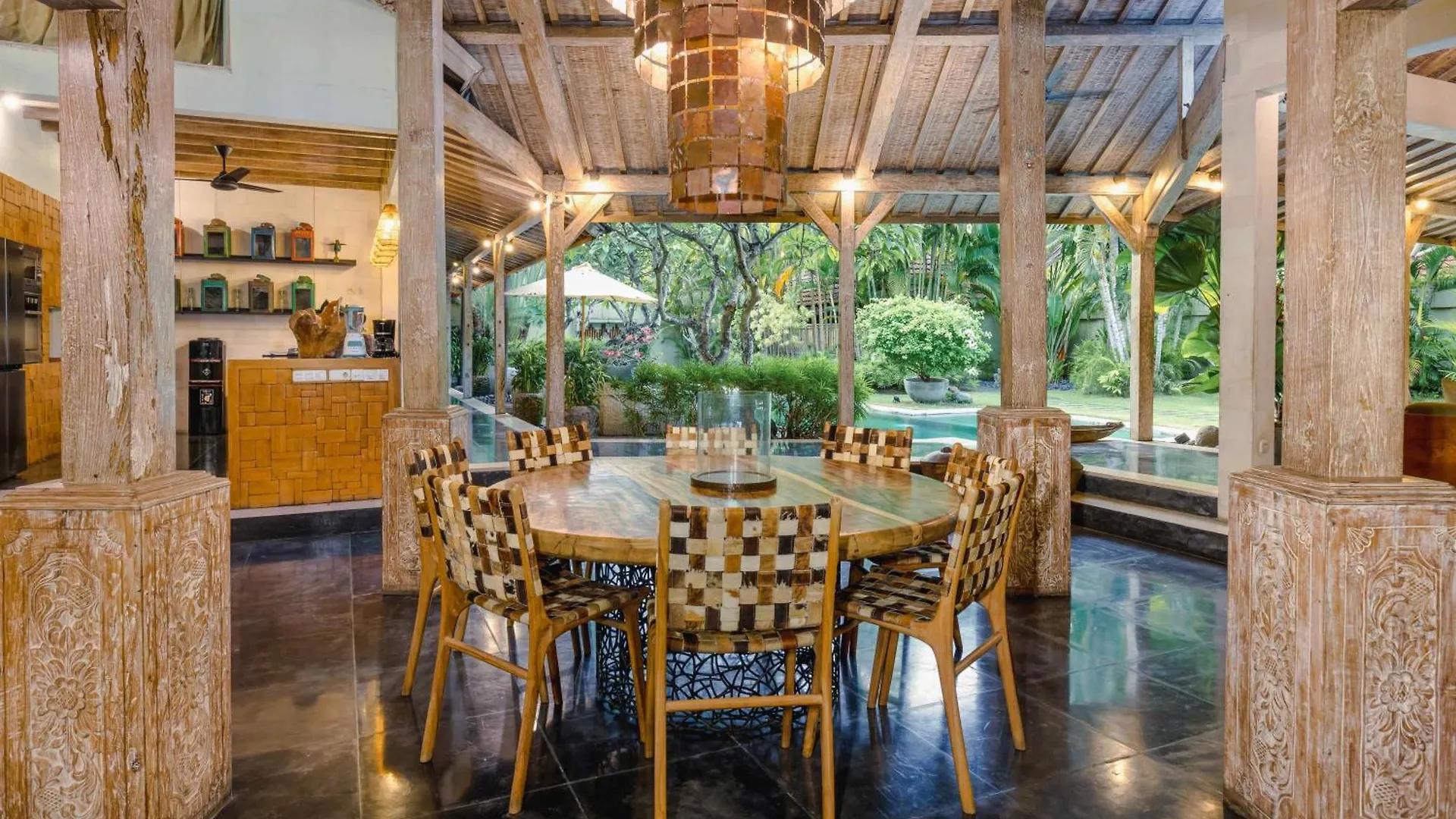 Villa Cinta Damai - Stunning & Stylish 4Br Luxury Villa In The Heart Of Seminyak, Just A 10-Min Walk To The Beach  Seminyak (Bali)